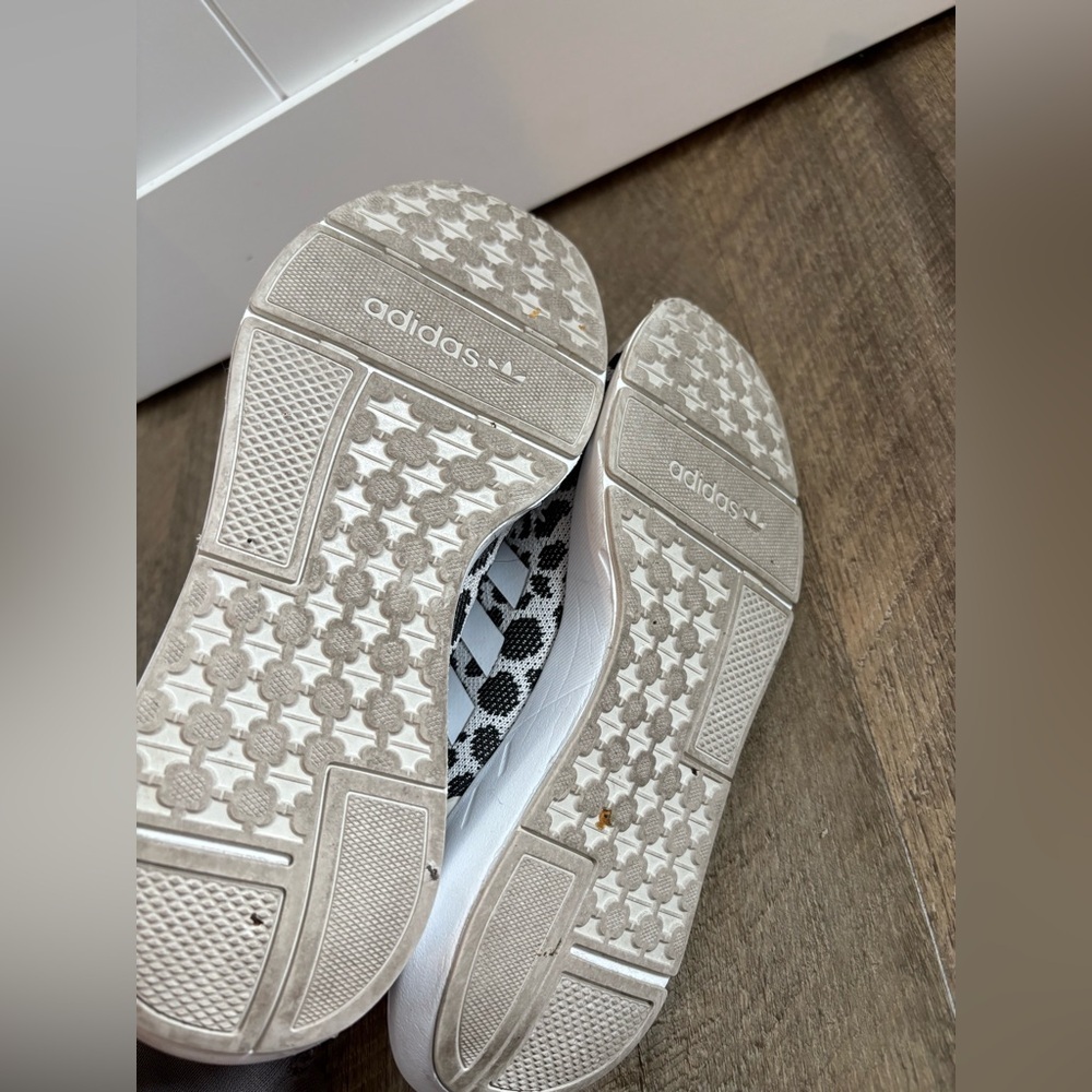 Adidas Swift Run 22 J Leopard Tennis Shoes - Picture 5 of 6